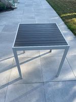 Table de jardin carrée 71 × 71 cm, blanc et noir