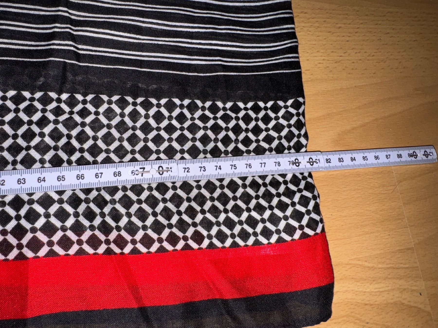 Foulard & Sciarpe: Eleganter Loop von TCM – Usato da Grosswangen venduto da shoes.bags.and.co 2
