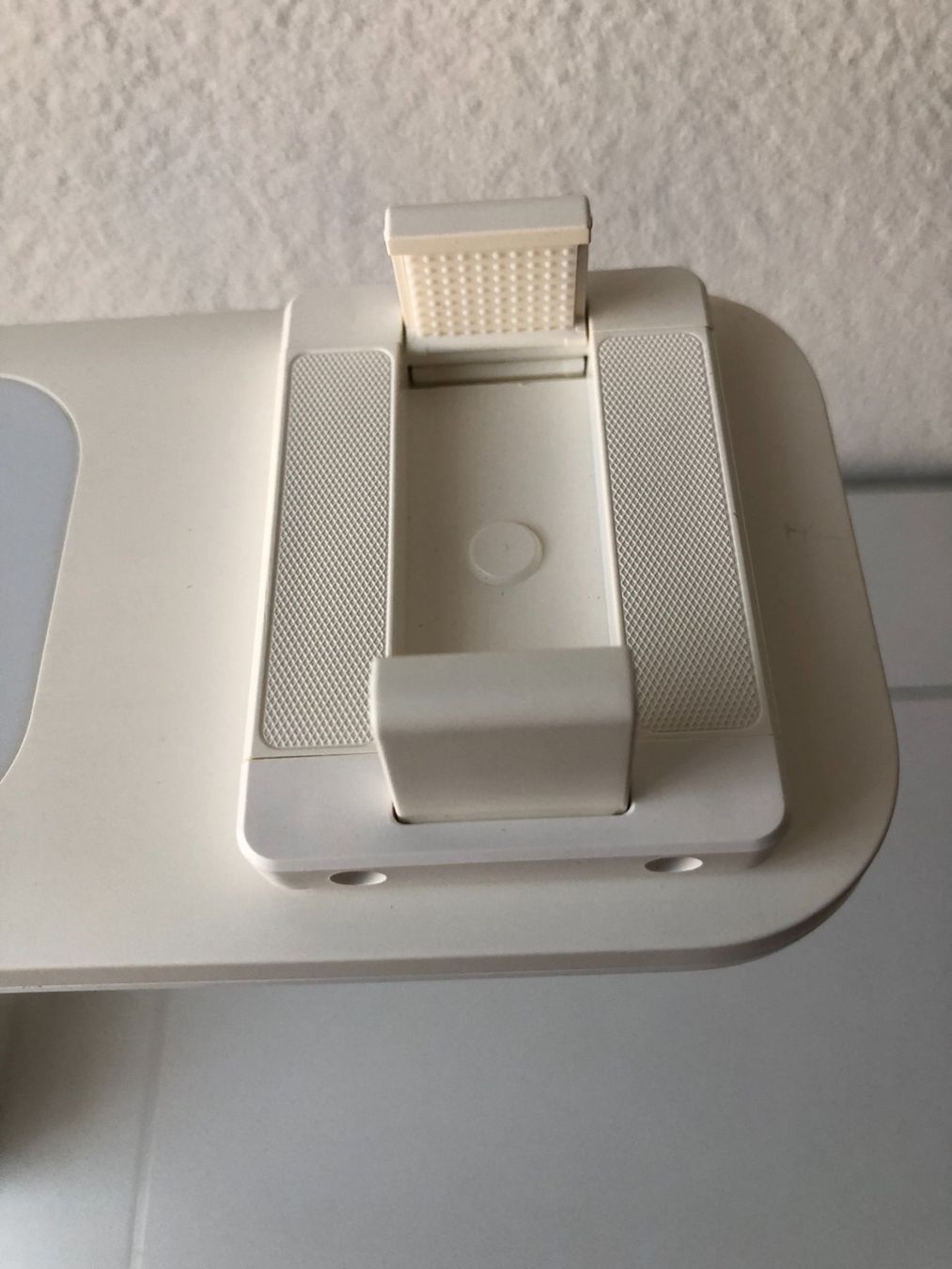 Altro in Decorazioni & Accessori: Handyhalterung, USB-Ladeanschluss – Usato da Schlieren venduto da MayaSheng1983 7