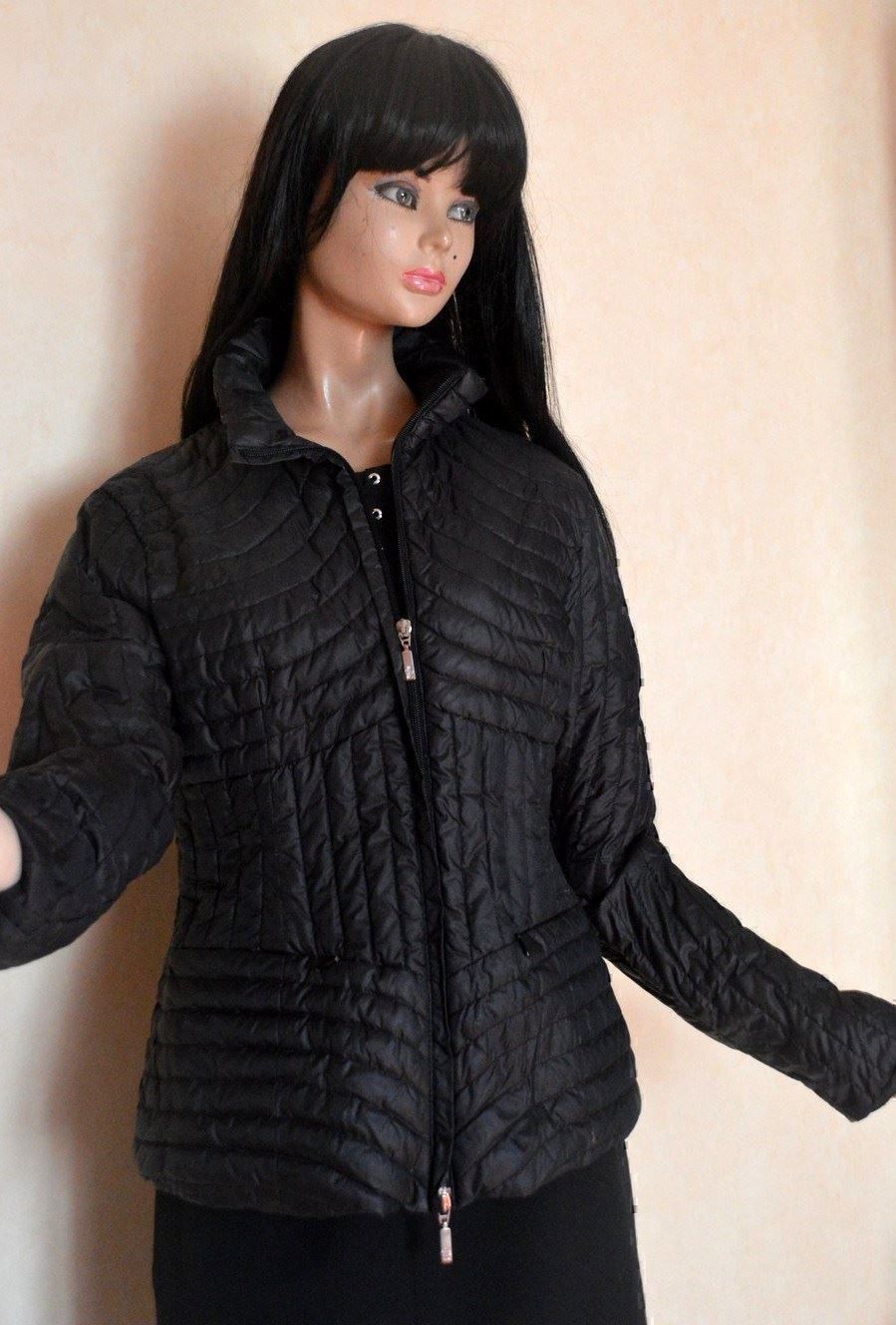 Moncler Jacken: Moncler Jacke / Veste  . 4  40/42 – Gebraucht aus Collonges von Auganien 1