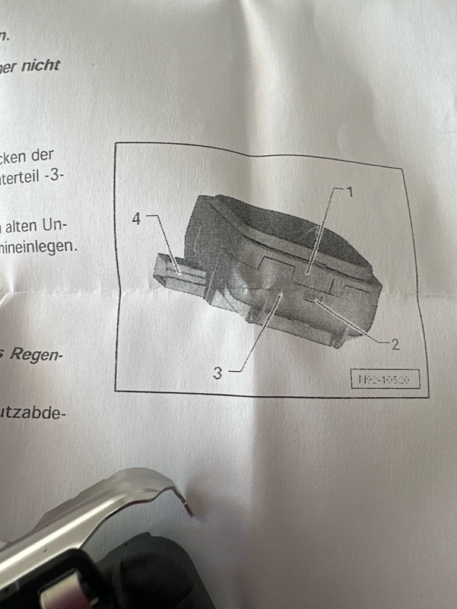 Volkswagen Alle Autoersatzteile: Volkswagen RSHD41 Regensensorhalter neu – Neu und originalverpackt aus Safenwil von Whoopie1 5