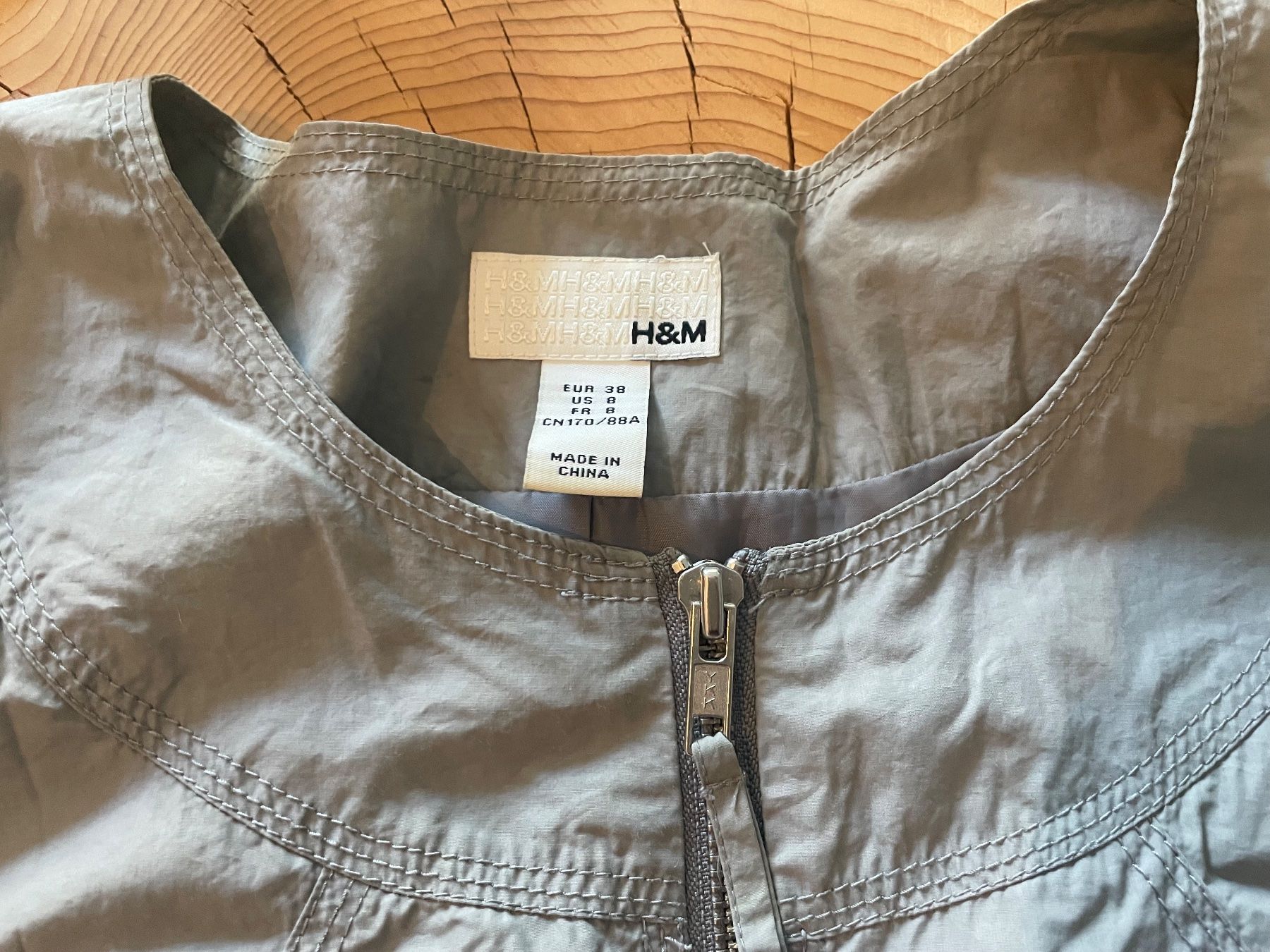 H&M Jacken: Graue Bomberjacke H&M Gr. 38 / Veste grise courte – Gebraucht aus Zürich von AnnaSa 4