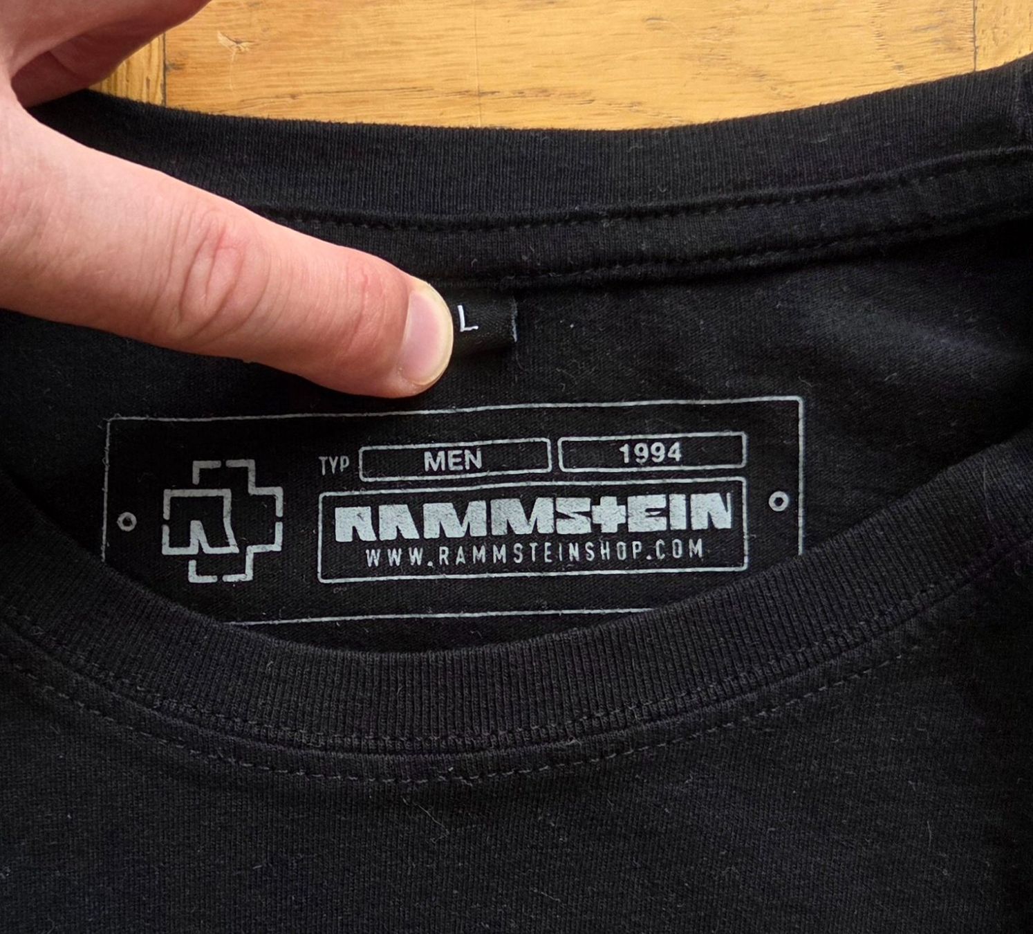 T-shirt: Rammstein T-Shirt Stadium Tour 2019 – Usato da Brüttisellen venduto da ruebli-fan13 3