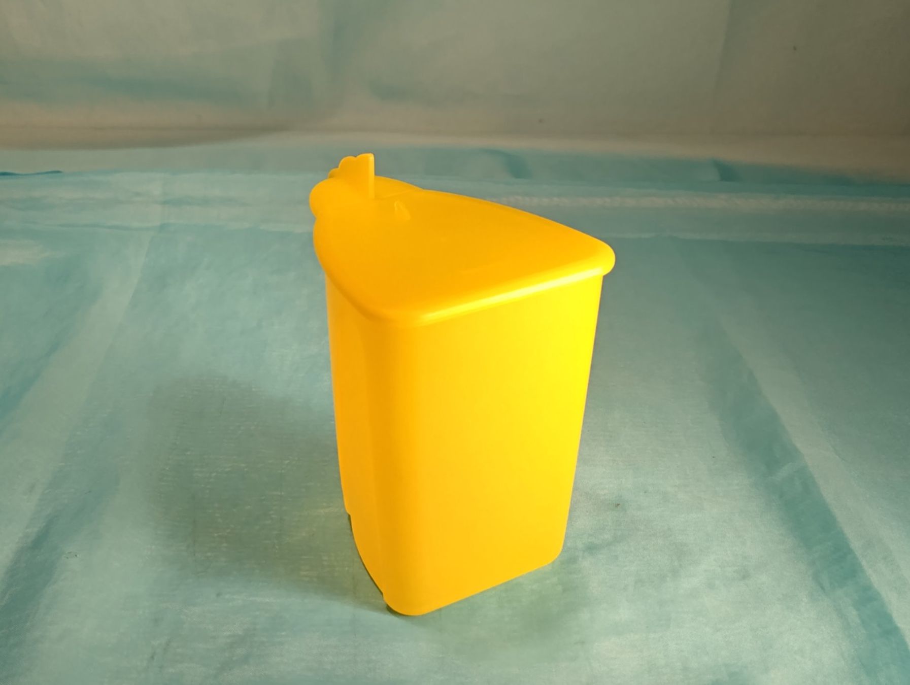 Tupperware Contenitori & Simili: Tupperware Behälter, Milchkännchen, gelb – Nuovo (secondo la descrizione) da Bellach venduto da JingleCherry 2