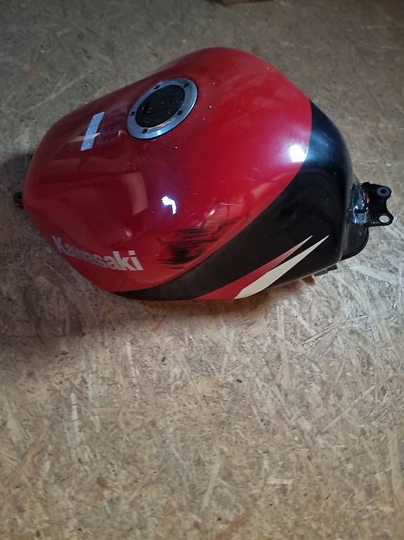 Accessori per altri veicoli: Tank ZX9 R – Usato da Aedermannsdorf venduto da Automarkt 2