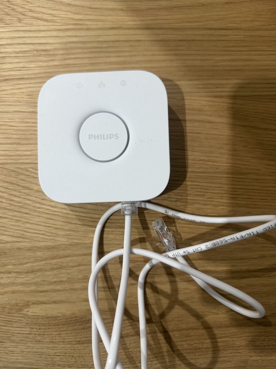 Philips Hubs & Switches: Philips Hue Bridge - Smart Home Hub - Latest Model! – Neu (gemäss Beschreibung) aus Bergdietikon von nil_72kj