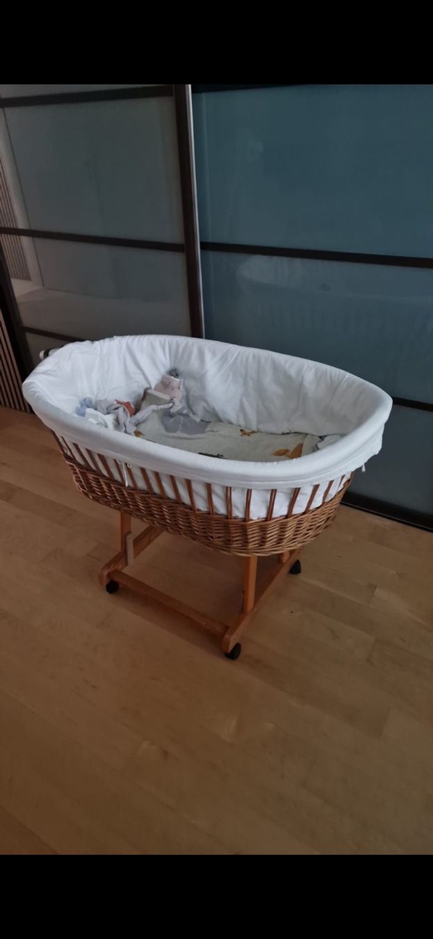 Culle: Baby Stubenwagen on wheels – Usato da Zollikon venduto da kklezlova