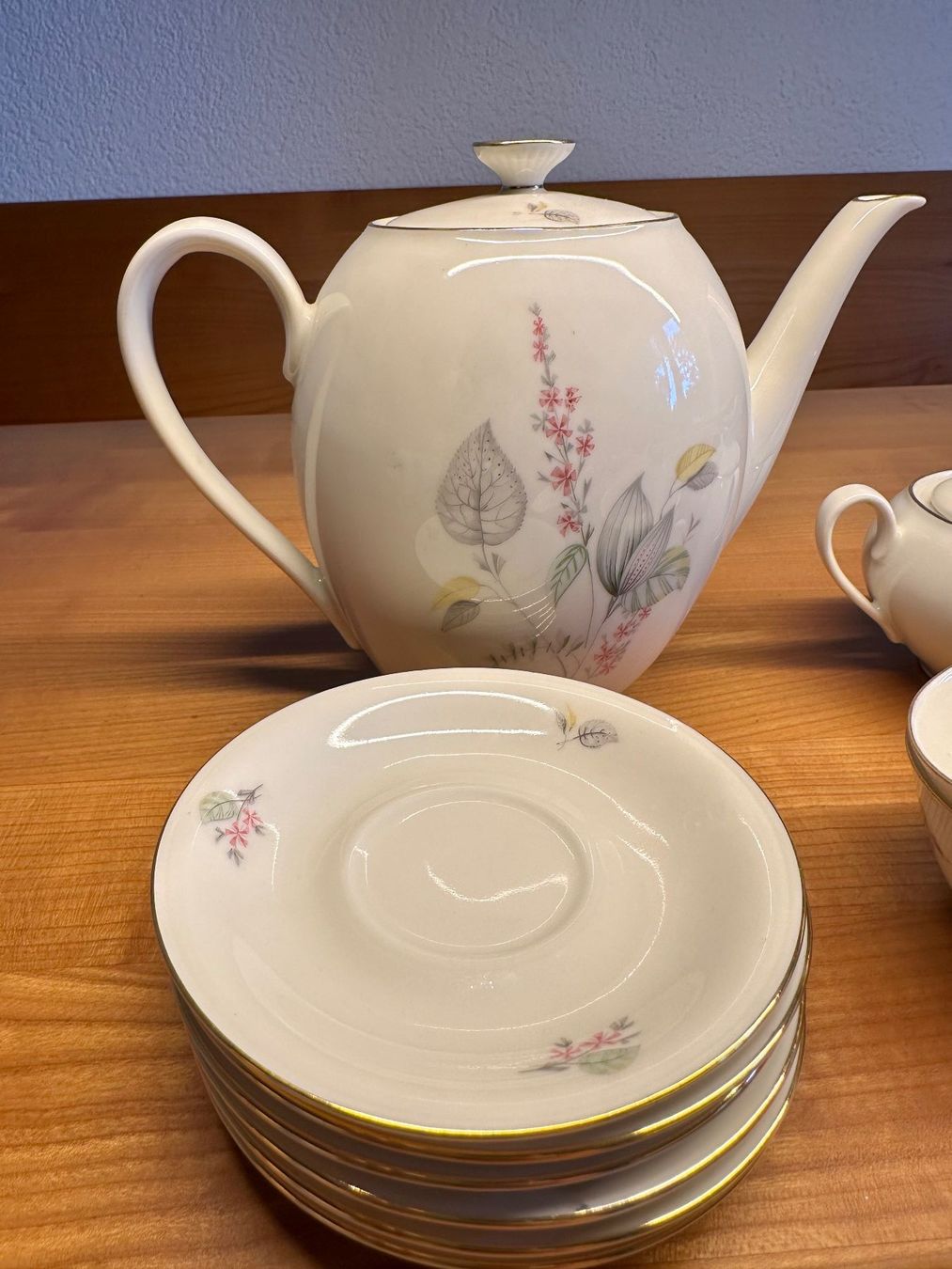 Geschirrsets: Kaffeeservice mit Blumenmuster – Gebraucht aus Bülach von Jubet 7