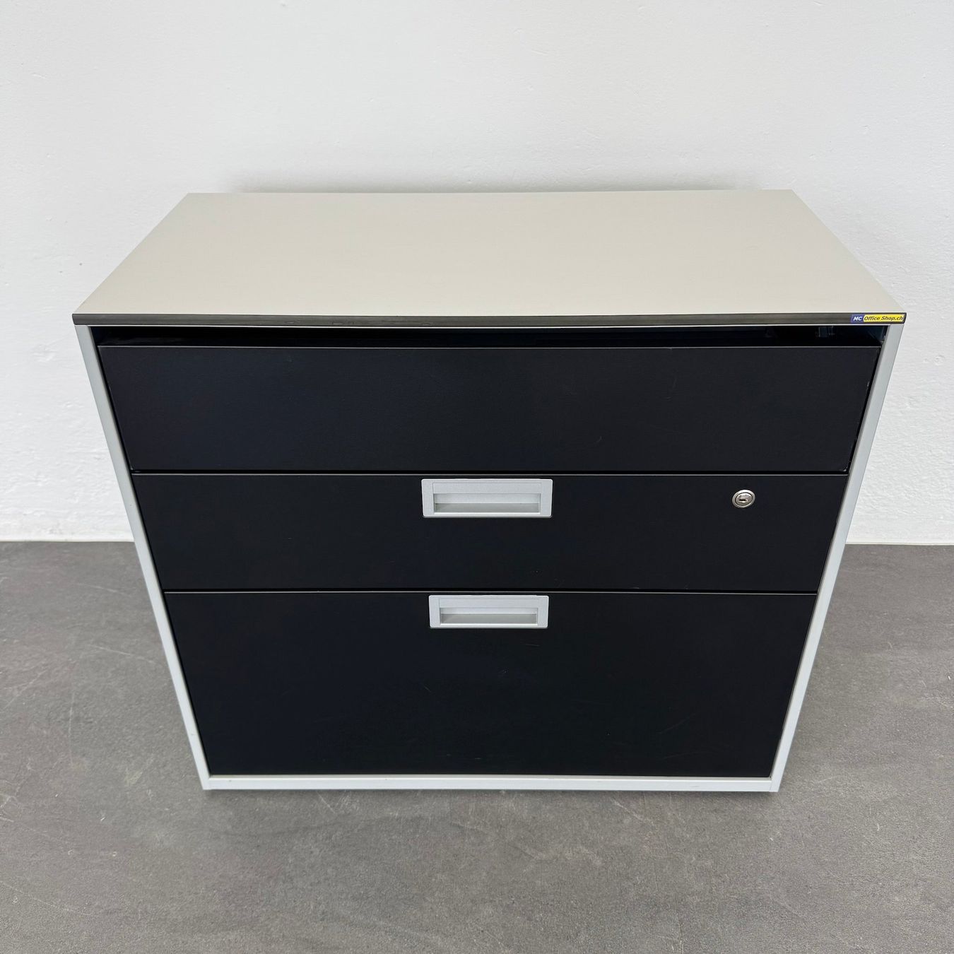 Lista Armadi: Lista Office LO Qub Modul-Sideboard 2-OH 800mm - – Usato da Schönenwerd venduto da mcofficeshop