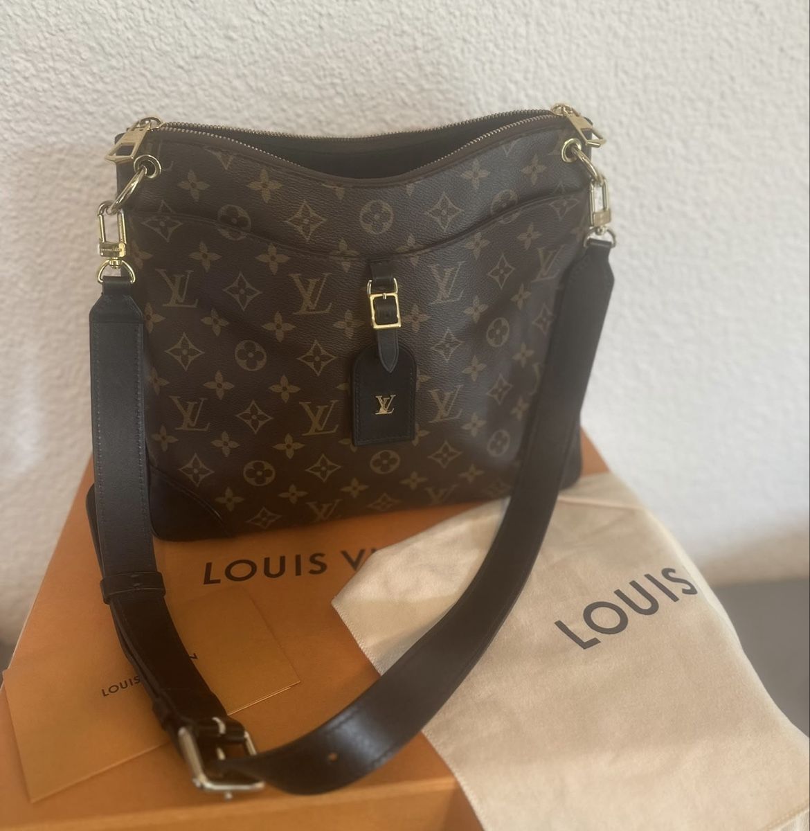 Louis Vuitton Taschen für Damen: Louis Vuitton Odéon Noir Tasche – Gebraucht aus Lohn-Ammannsegg von aemu12 3