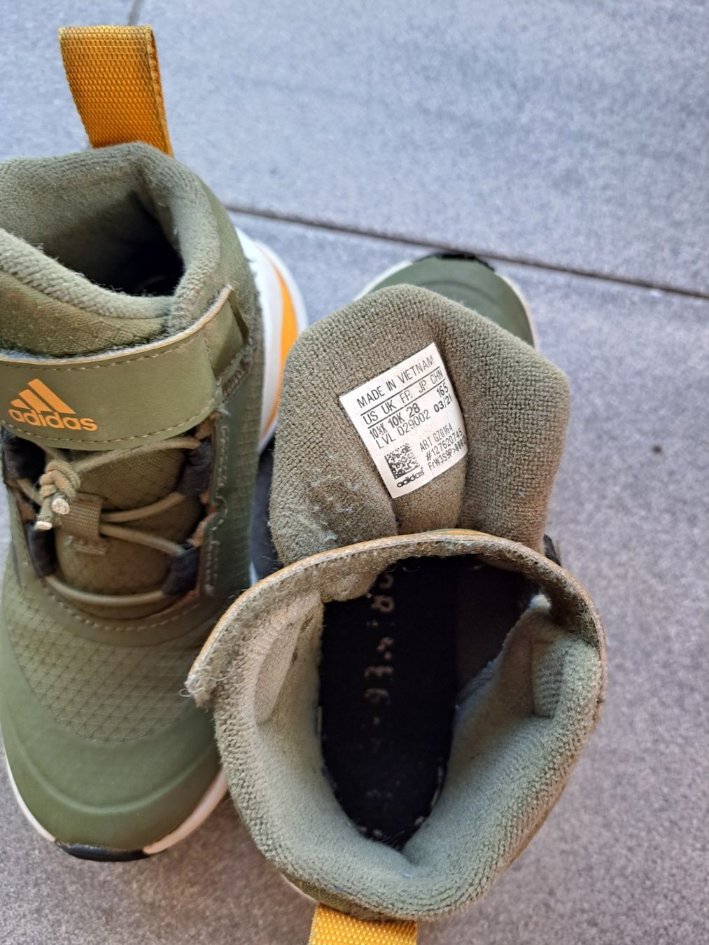 Adidas Chaussures garçon: Adidas Winterschuhe Gr 28 – D'occasion à Bünzen par nagyagi111mail 2