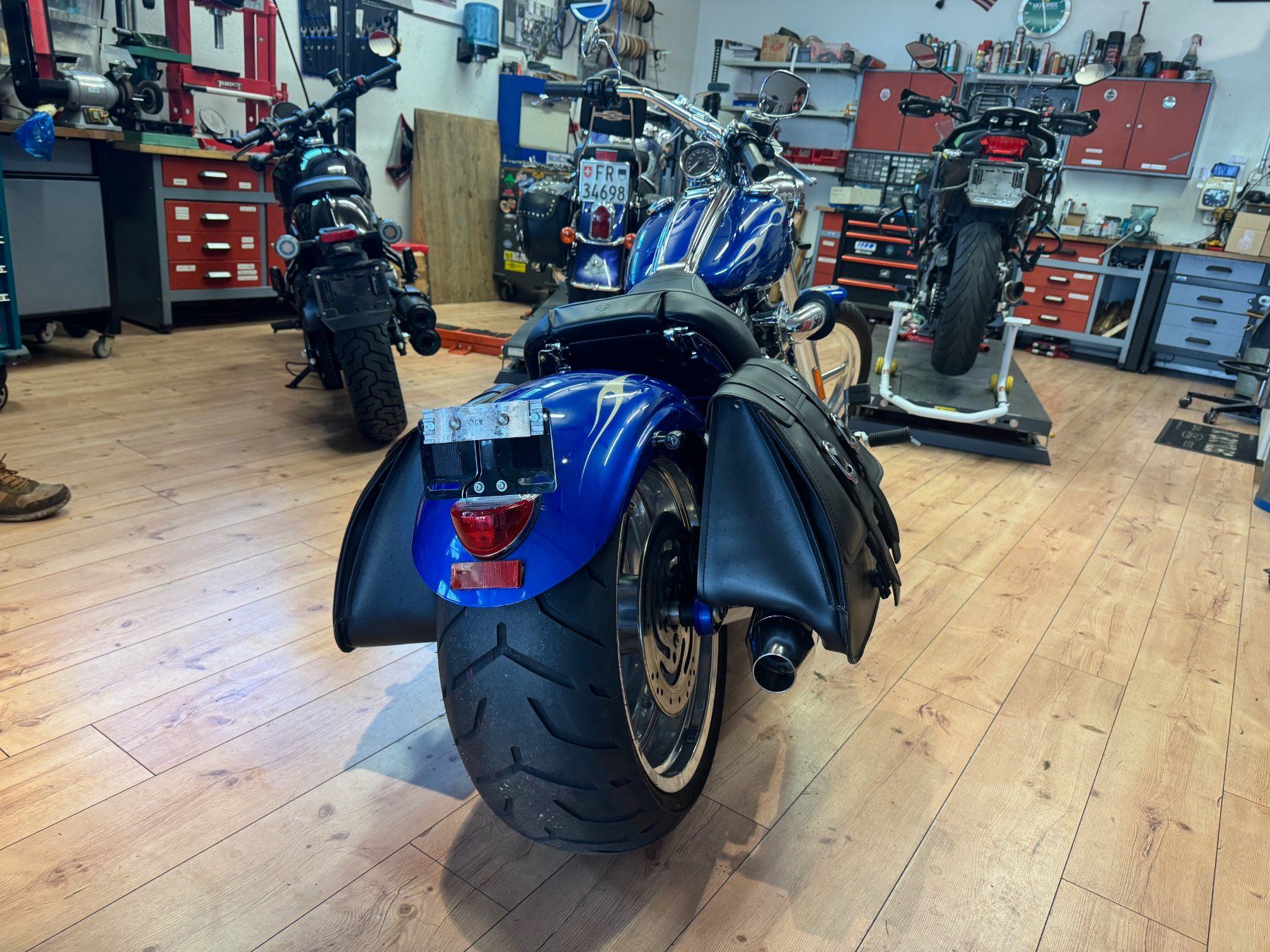 Harley-Davidson Chopper: HARLEY DAVIDSON ROCKER C FXCWC – Usato da Avenches venduto da BOOTTRANSPORTE 2