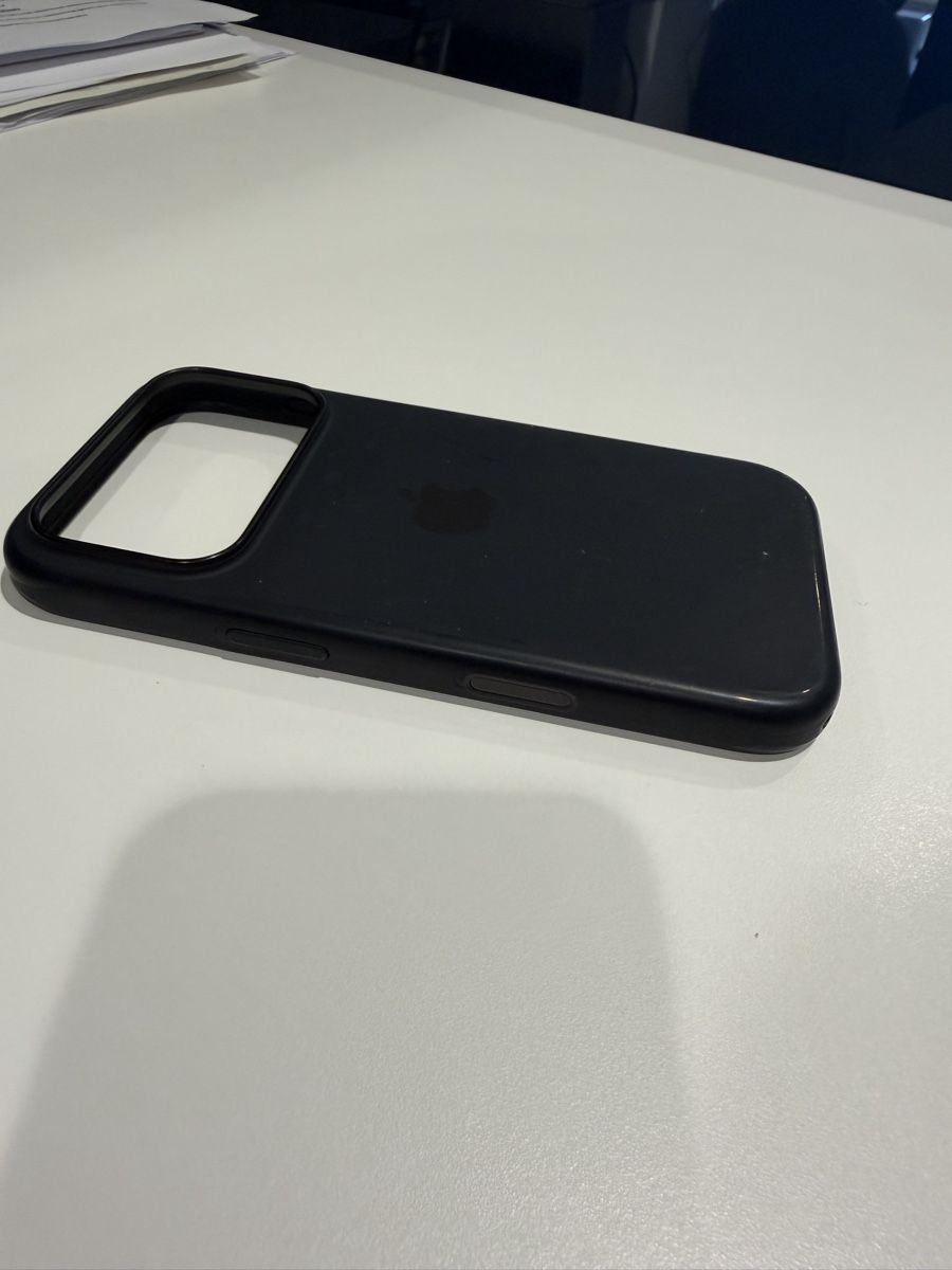 Apple Covers & Schutzfolien: Apple Coque silicone iPhone 17 pro midnight blue – Gebraucht aus COMMUGNY von toutdoitdisparaitre 2