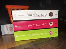 Shades of Grey Trilogie von E.L. James - Lesespass für kalte