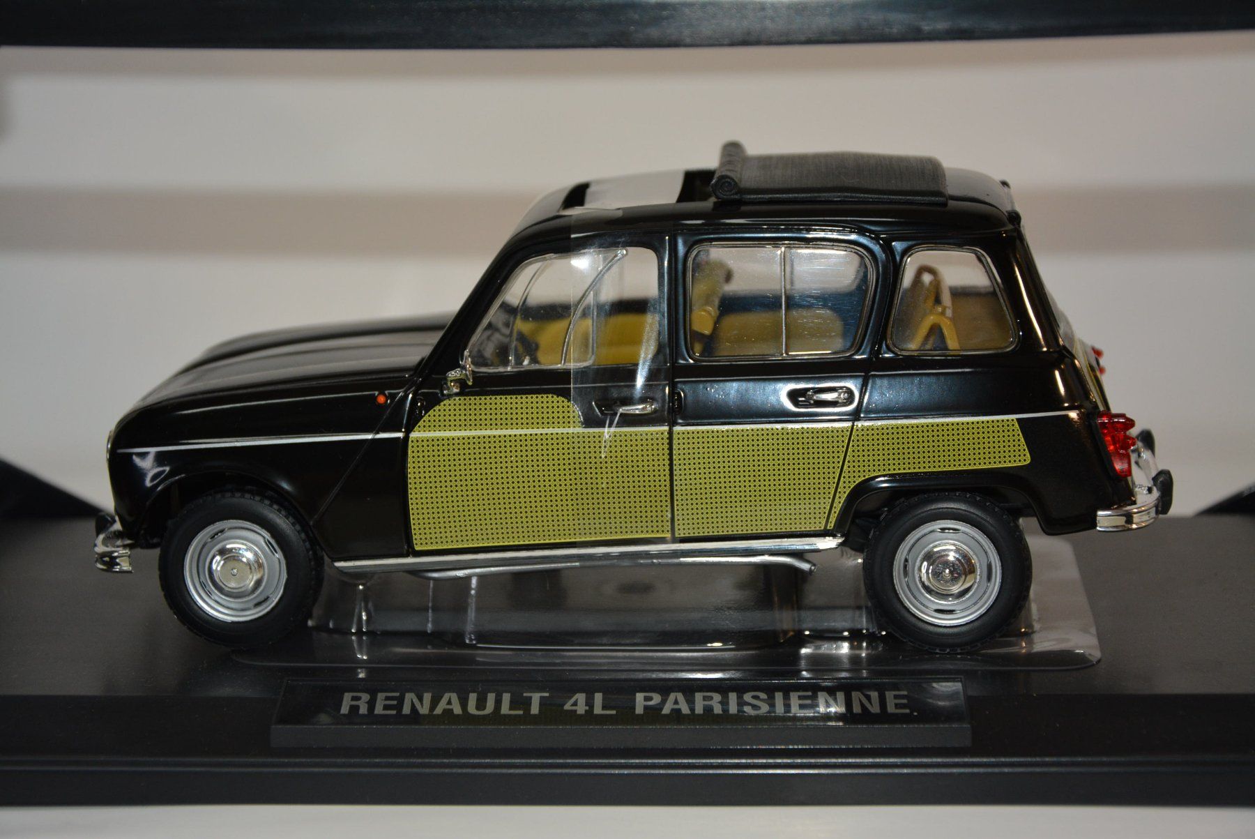Renault Modellini d'auto: Renault 4L Parisienne 1963 , Norev , 1:18 – Nuovo e nell'imballaggio originale da Goldach venduto da Feivel9 4