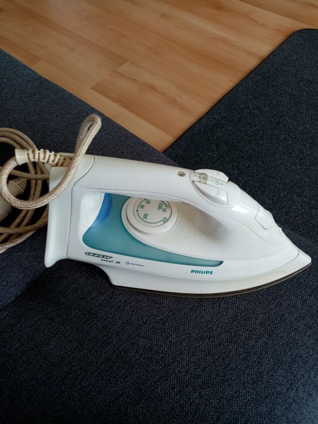 Philips Bügeleisen: Bügeleisen 1750W – Gebraucht aus Schöfflisdorf von nun_zr8r 1