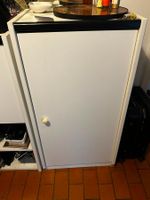 Schrank weiss mit 3 Tablaren