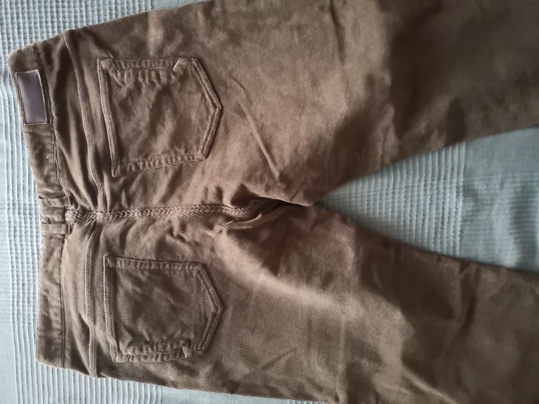 Pantaloni: 2 pantalons velours cotelés – Usato da neuchatel venduto da Mictou 3