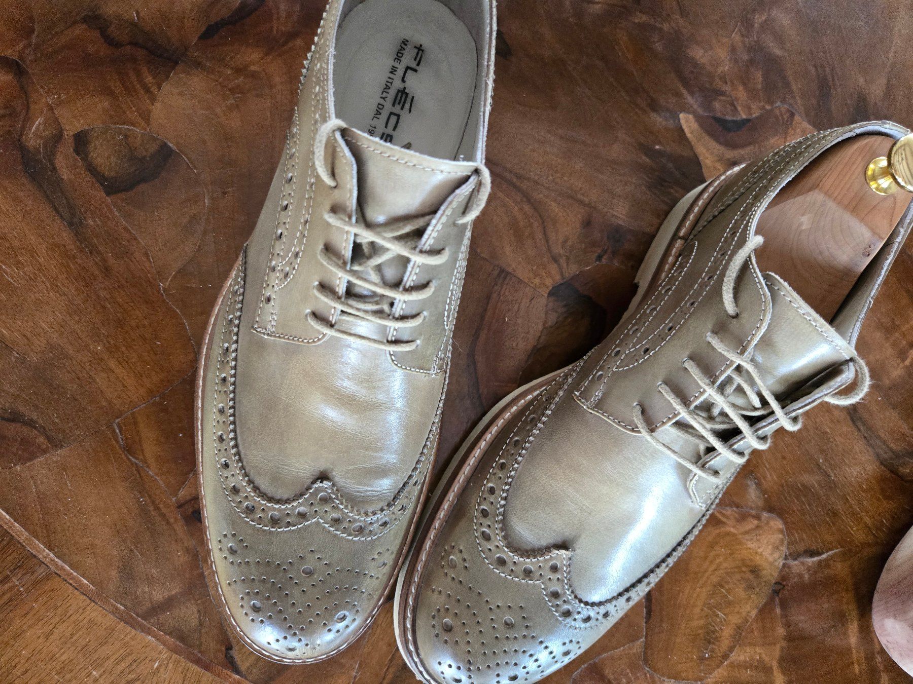 Herrenschuhe: Herren Golfer-Schuh Grösse 42 1/2 hellolive – Gebraucht aus Ascona von Topolinowatch