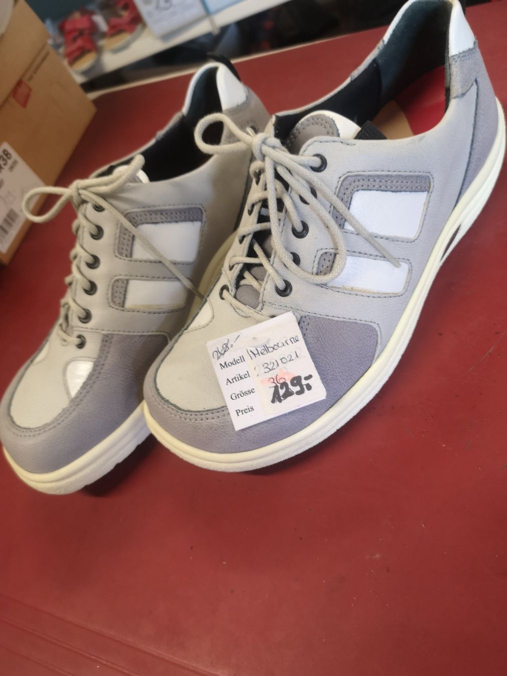 Helvesko Damenschuhe: Helvesko – Neu und originalverpackt aus Möhlin von Highwaytom