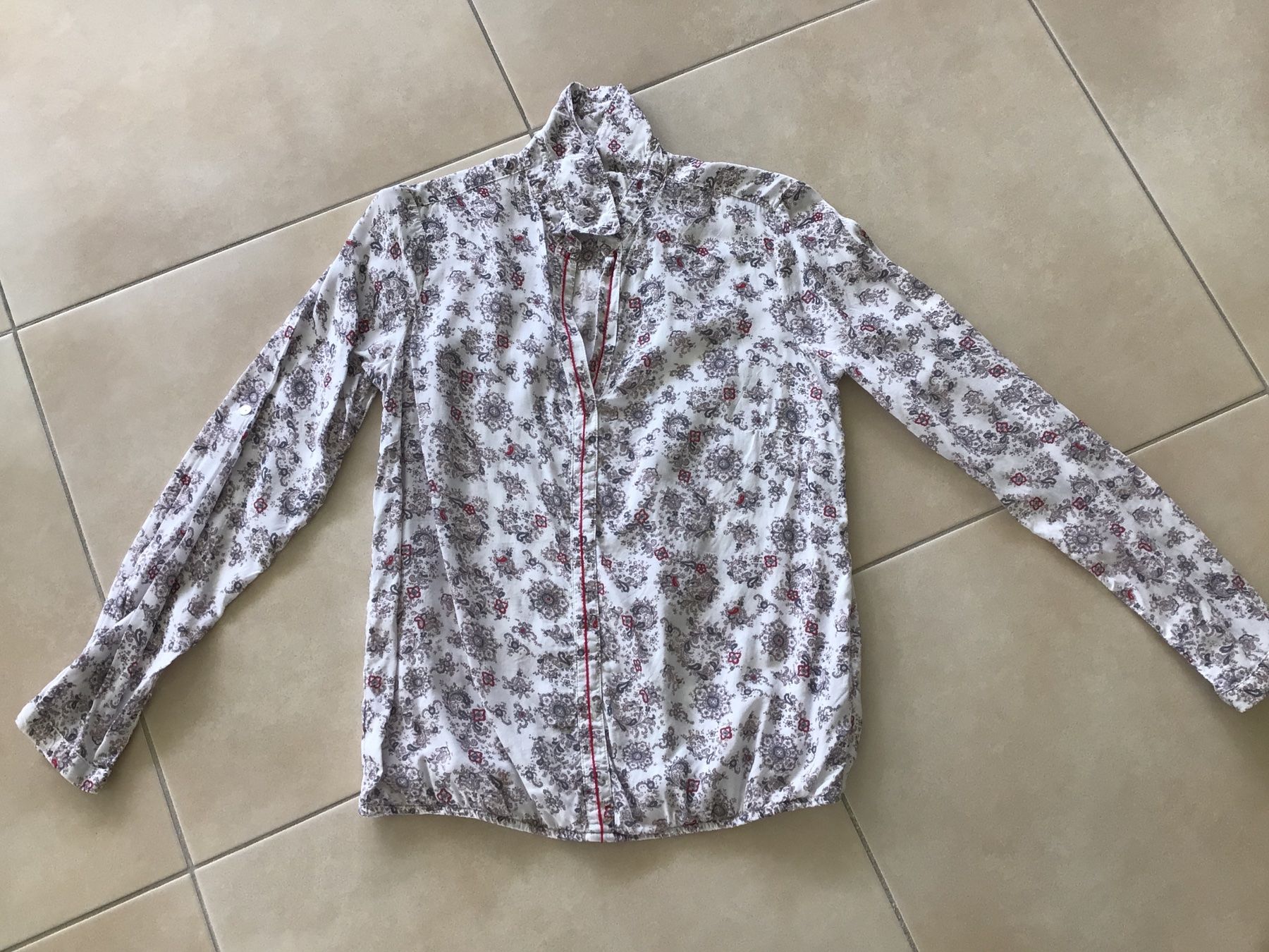 Tom Tailor Camicette: Schicke Bluse mit Blumenmuster Grösse 36 von Tom Tailor – Usato da Frauenfeld venduto da Stehojen