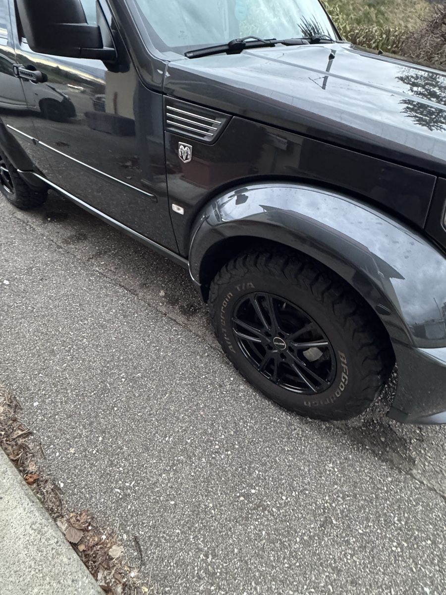 Dodge Autos: Dodge Nitro 4.0 V6 mit AHK – Gebraucht aus Huttwil von dan_lty8 7