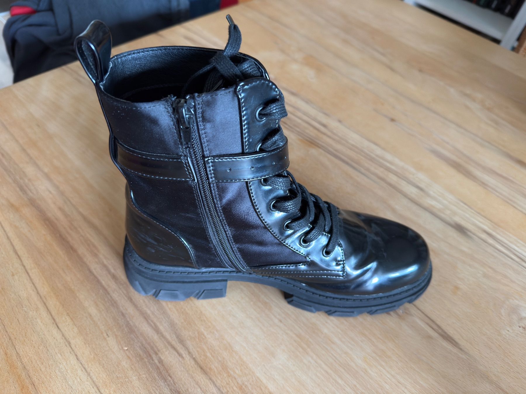 Scarpe da donna: Schuhe Damen – Usato da Hombrechtikon venduto da Dokmasa 3