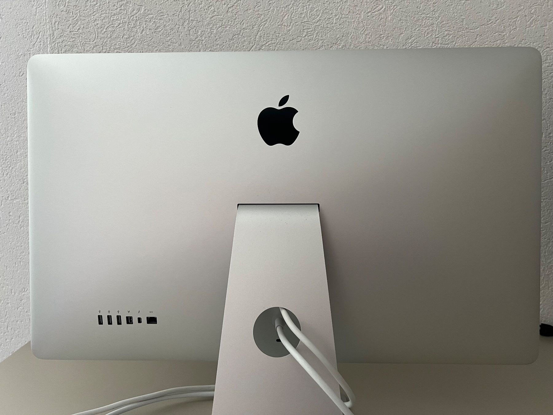 Apple Monitore: Apple Thunderbolt Display | 27'' | 2560x1440 pixels – Gebraucht aus Courgenay von  1