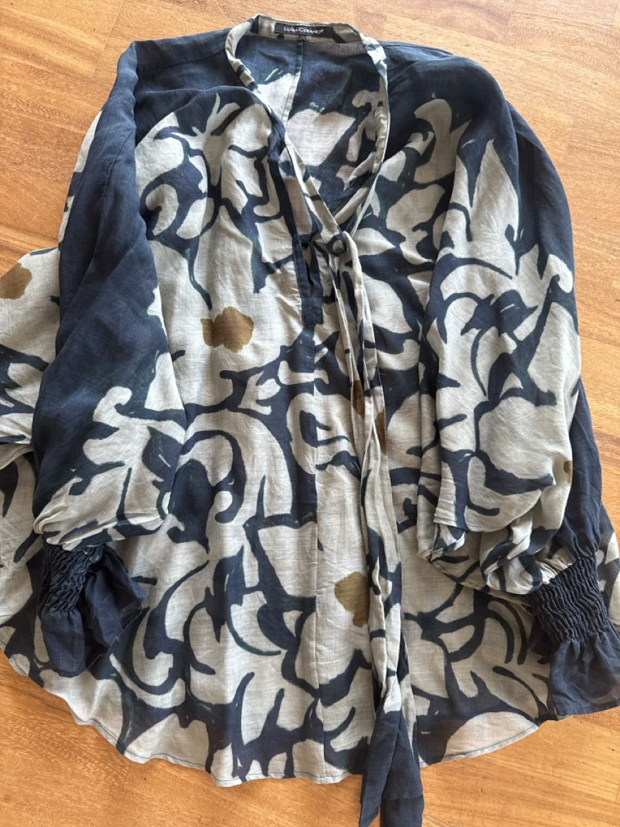 Luisa Cerano Camicette: Bluse von Luisa Cerano – Nuovo (secondo la descrizione) da Gibswil venduto da spongii