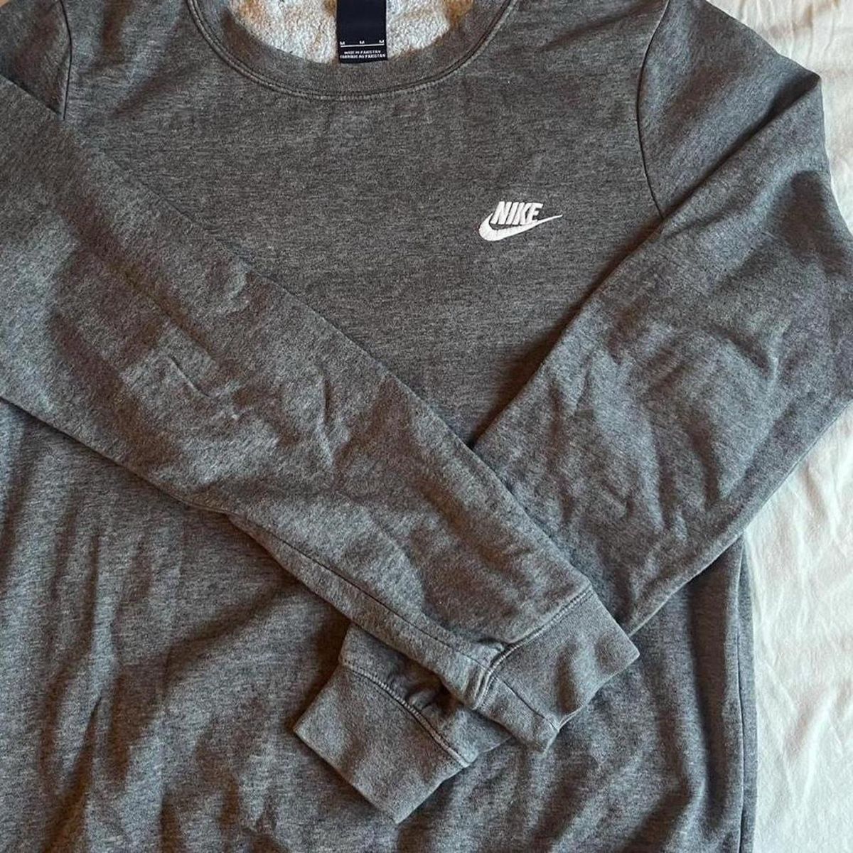 Nike Pullover & Sweatshirts: nike sweatshirt grey – Gebraucht aus Luzern von janine_l 2