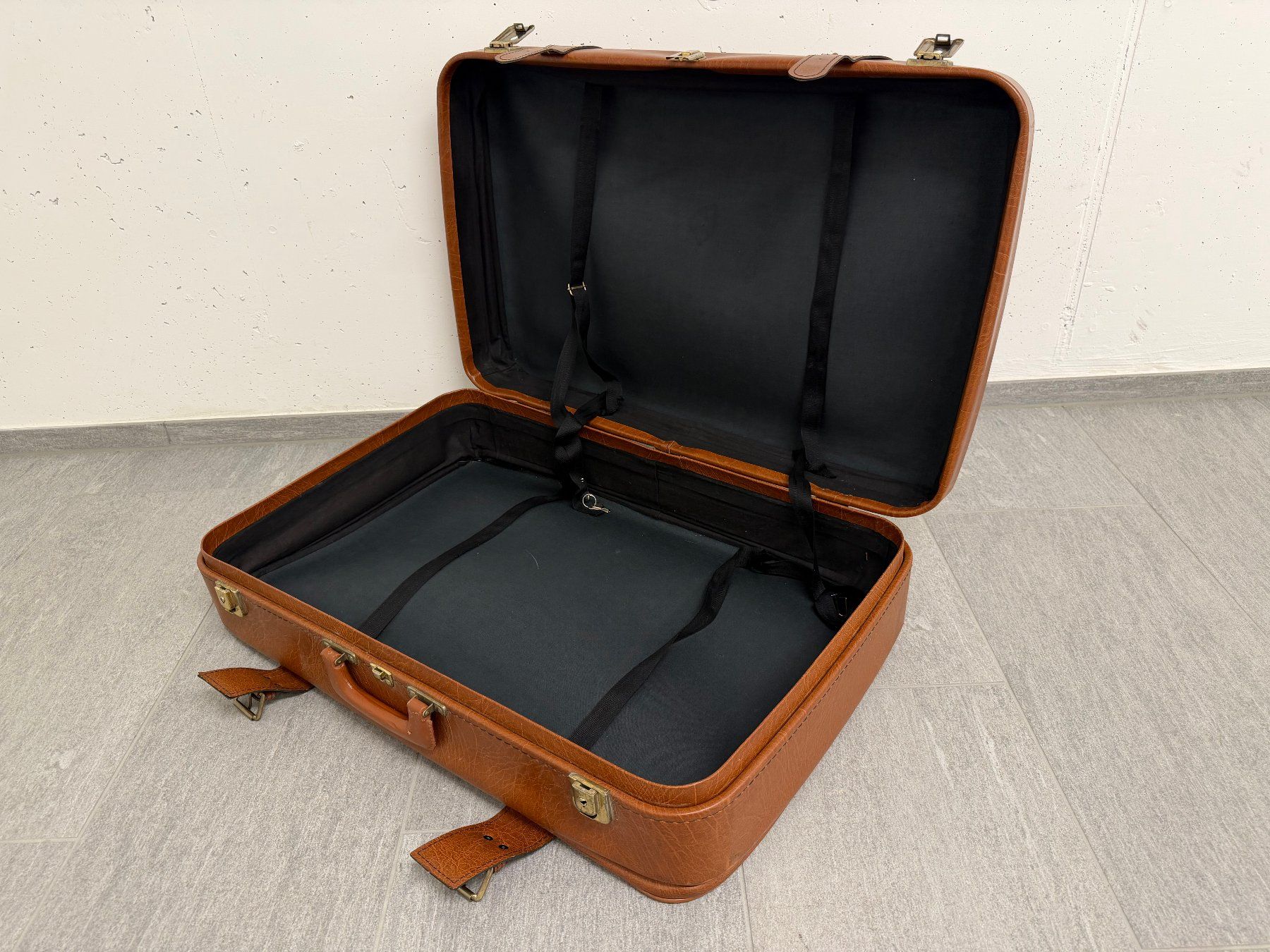 Valigie: Vintage Koffer Kunstleder hellbraun – Usato da Egolzwil venduto da Bubbly76 1