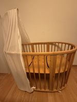 Babybett mit Himmel und Matratze