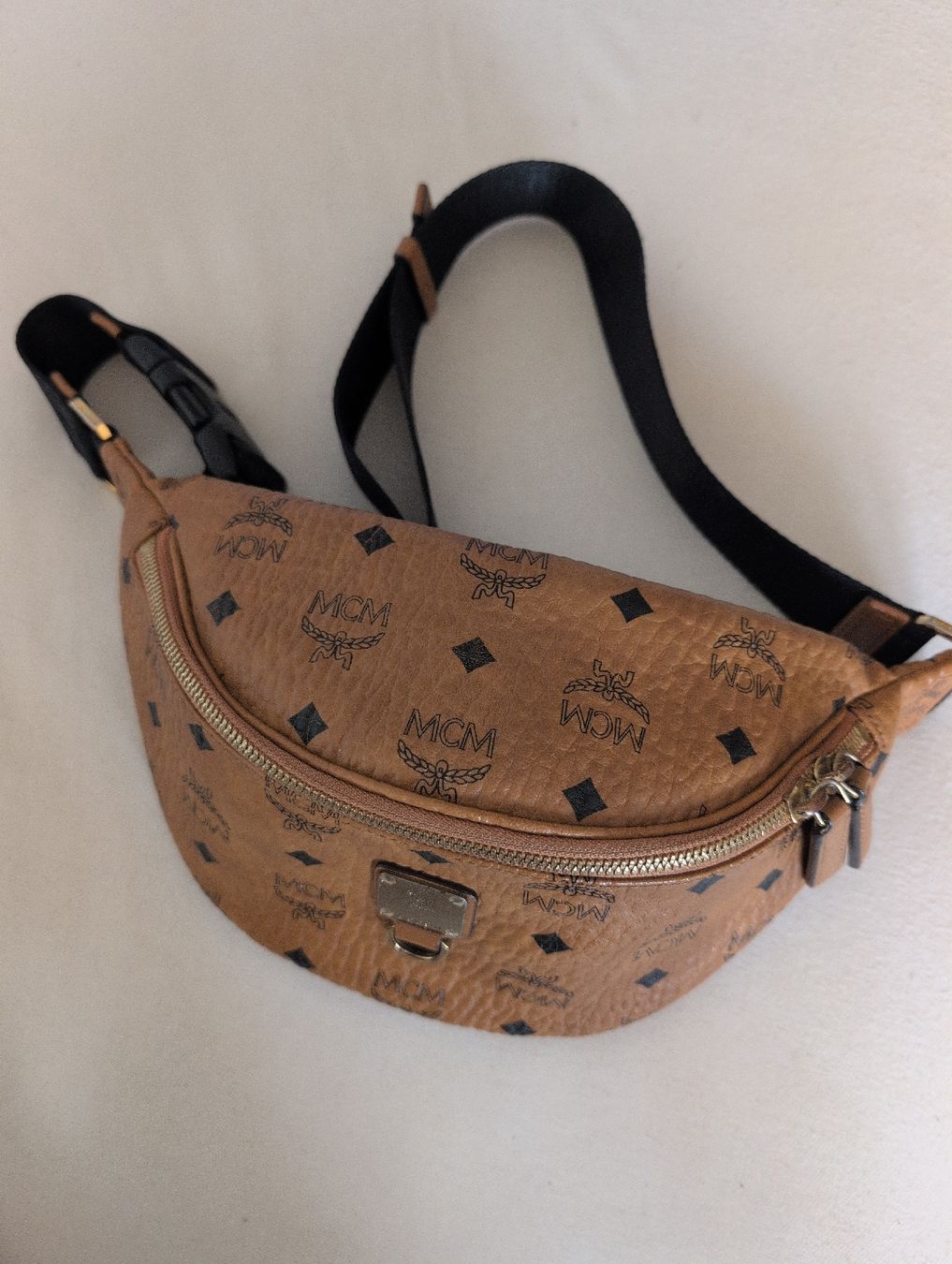 Sacs: Originale MCM Tasche gekauft bei Globus. – D'occasion à Basel par Adu51