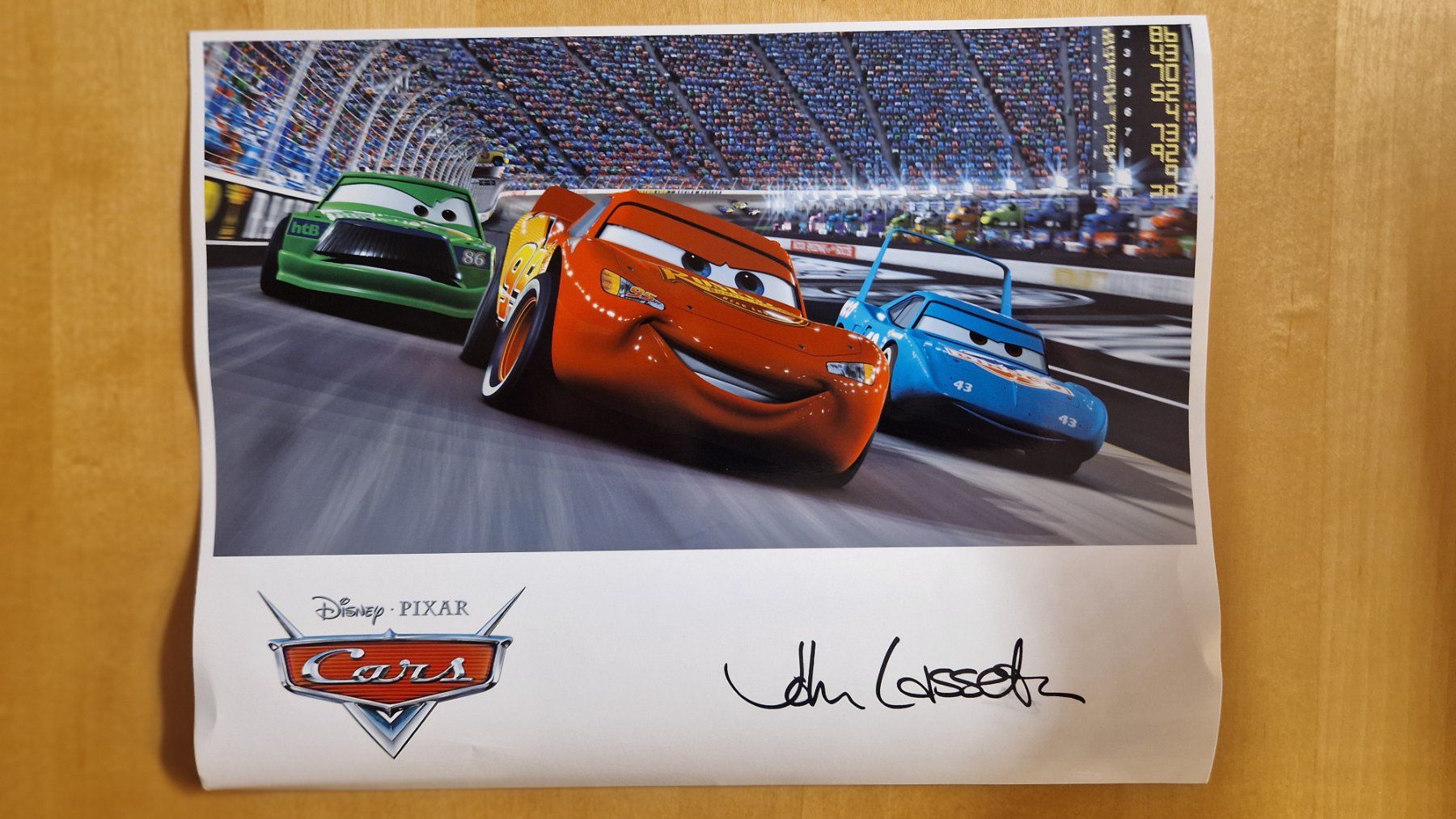 Autografi: John Lasseter, Original Autogramm auf Grossfoto in Farbe – Usato da Salmsach venduto da Schusoa