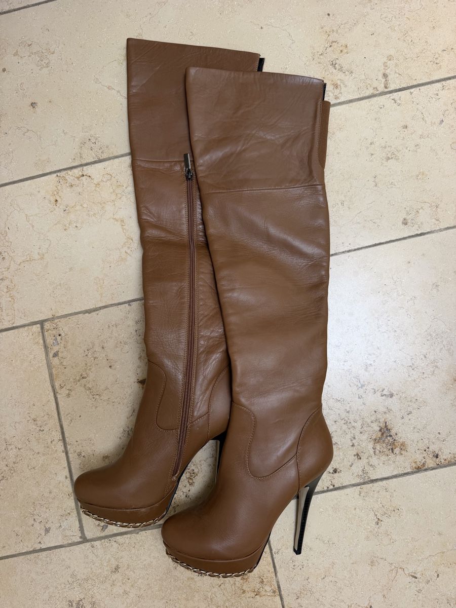 Chaussures femmes: Stiefel Leder braun Grösse 37 mit Kette – Neuf (Voir description) à Oberentfelden par Aidan1981 2
