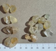 Topas  Topaze aus Namibia unbehandelt nature    Rohstein