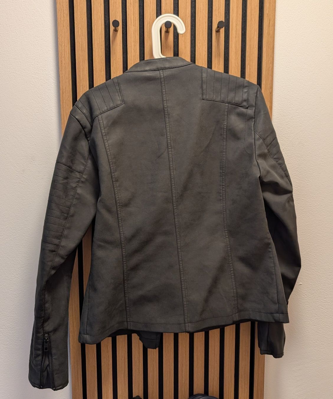 Only Giacche: Only Kunstlederjacke – Usato da Zermatt venduto da pinky025 1