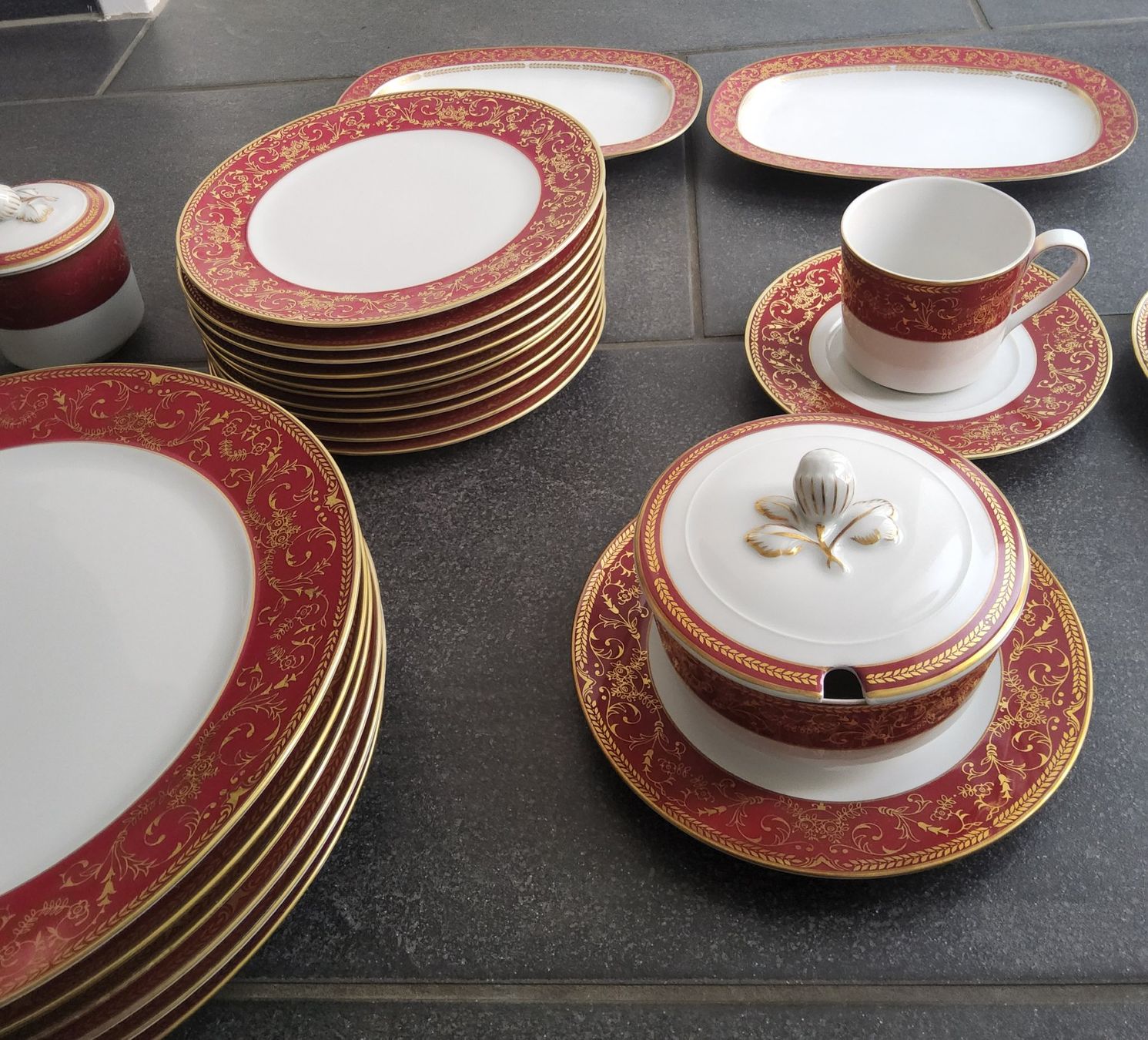 Set di piatti: Langenthal Geschirr Chateau – Usato da Diegten venduto da ayla2009 2