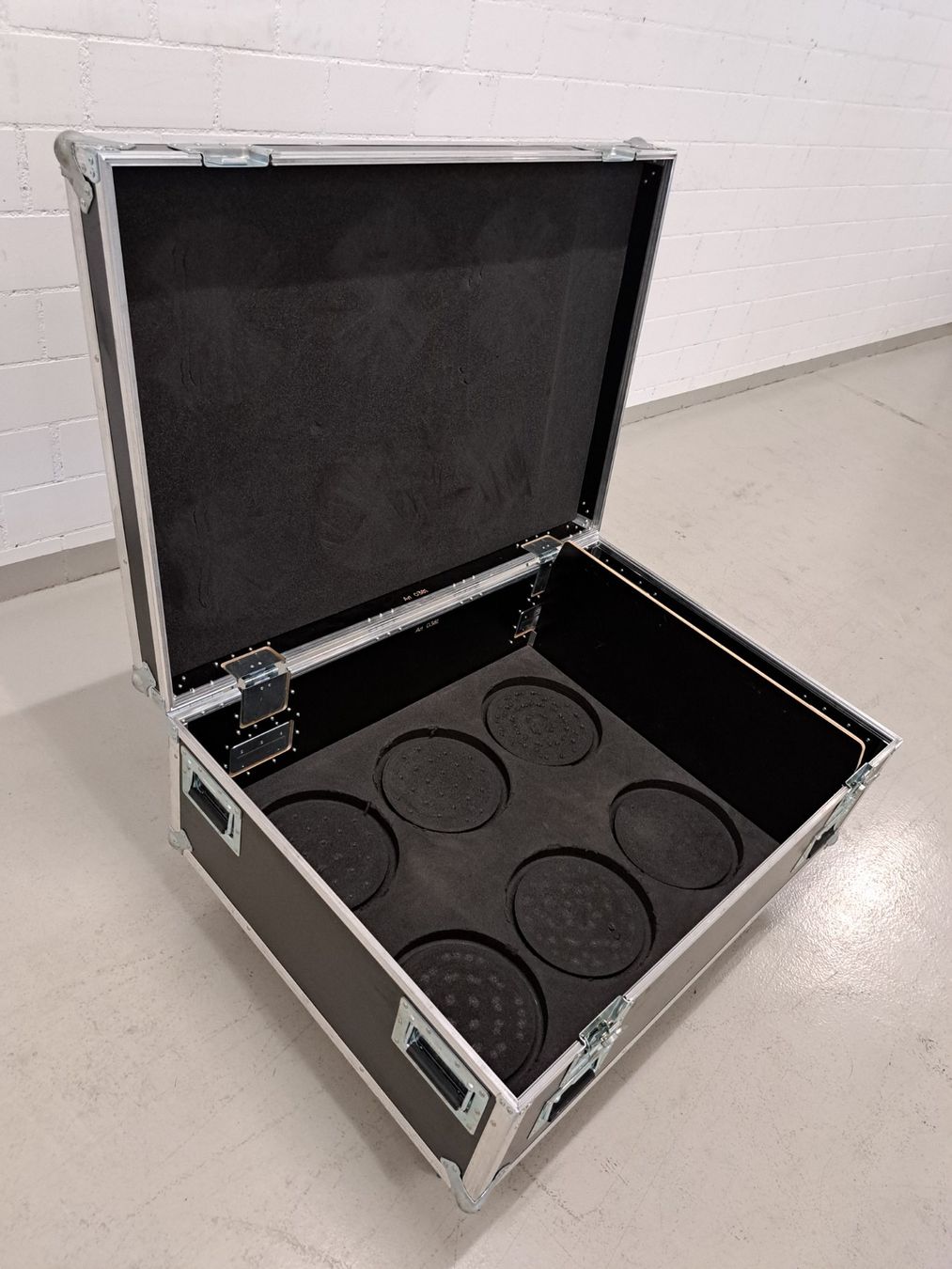 Valigie: Flight Case leer, 110 x 80 x 55cm – Usato da Embrach venduto da lichttechnik 8