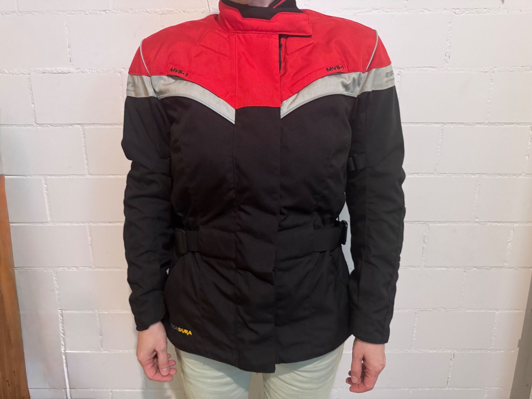 Completi & Tailleur: Motorradanzug DRIVE Damen schwarz/rot – Nuovo (secondo la descrizione) da St. Gallen venduto da syna_99