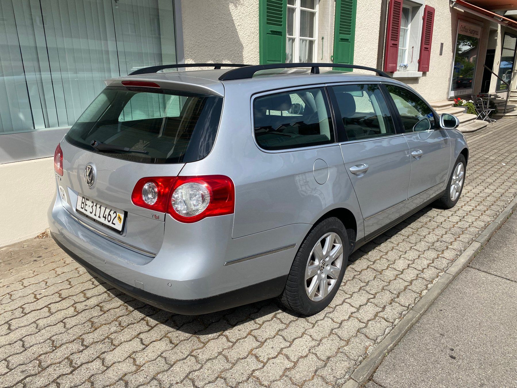 VW Autos: VW PASSAT 1.8 TSI - KOMBI - AUTOMAT – Gebraucht aus Bern von hotcars24 1