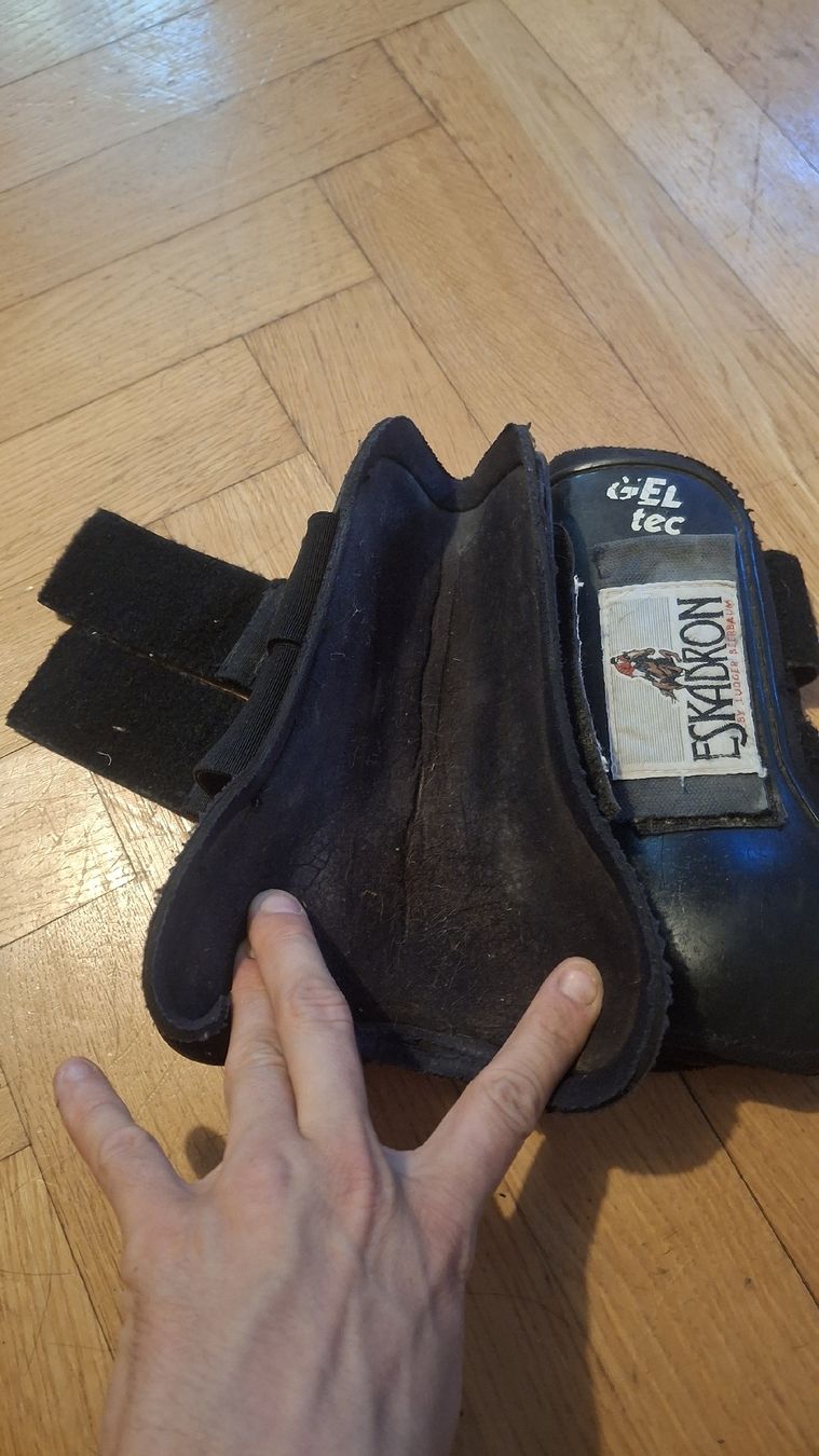 Hufschuhe: Guêtre antérieur taille cheval – Gebraucht aus La Chaux-de-Fonds von pes_b9nw 2