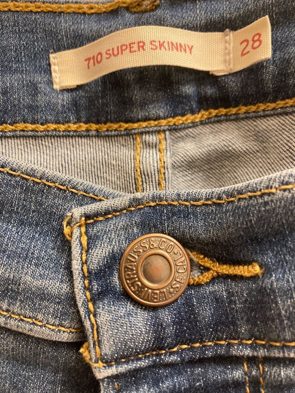 Levi's Jeans: Jeans Levi’s Damen – Nuovo (secondo la descrizione) da Dübendorf venduto da Sebashop 2