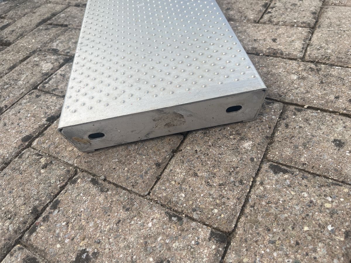 Escaliers: Treppenstufen aus Alu – D'occasion à Aarberg par Markuswalter 3