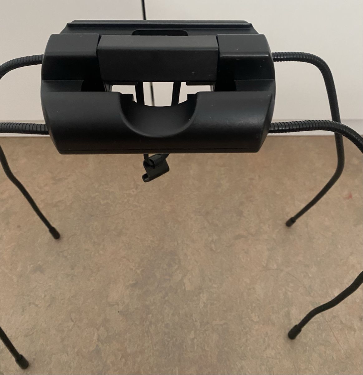 Tablet PC: Ipad/ Tablet Halterung  – Usato da Zollikerberg venduto da Jvac2 3