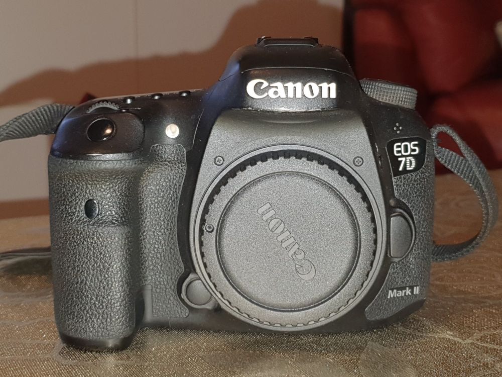 Canon EOS 7D Boîtier d'appareil-photo SLR 19 MP CMOS 5184 x 3456 pixels Noir - Canon