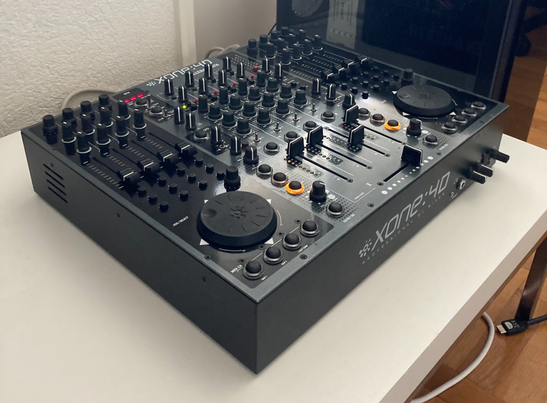 Allen & Heath Mischpulte: Xone 4D DJ mixer – Gebraucht aus Lausanne von JReamonn 1