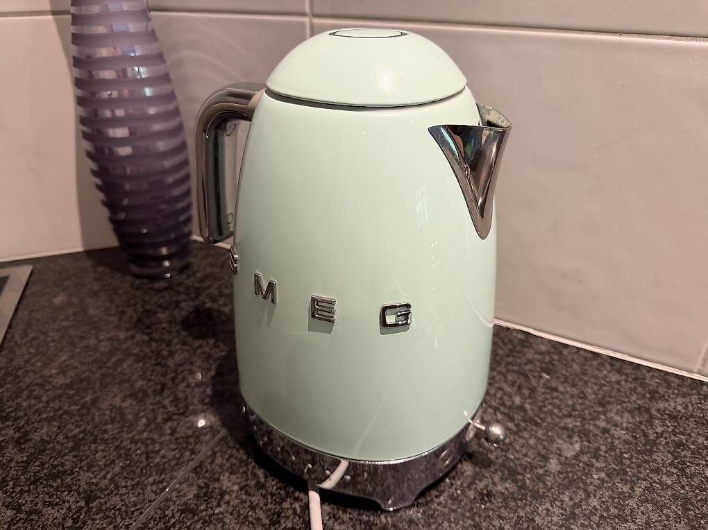 Bouilloires électriques: Smeg Wasserkocher – D'occasion à Watt par Segi75 1