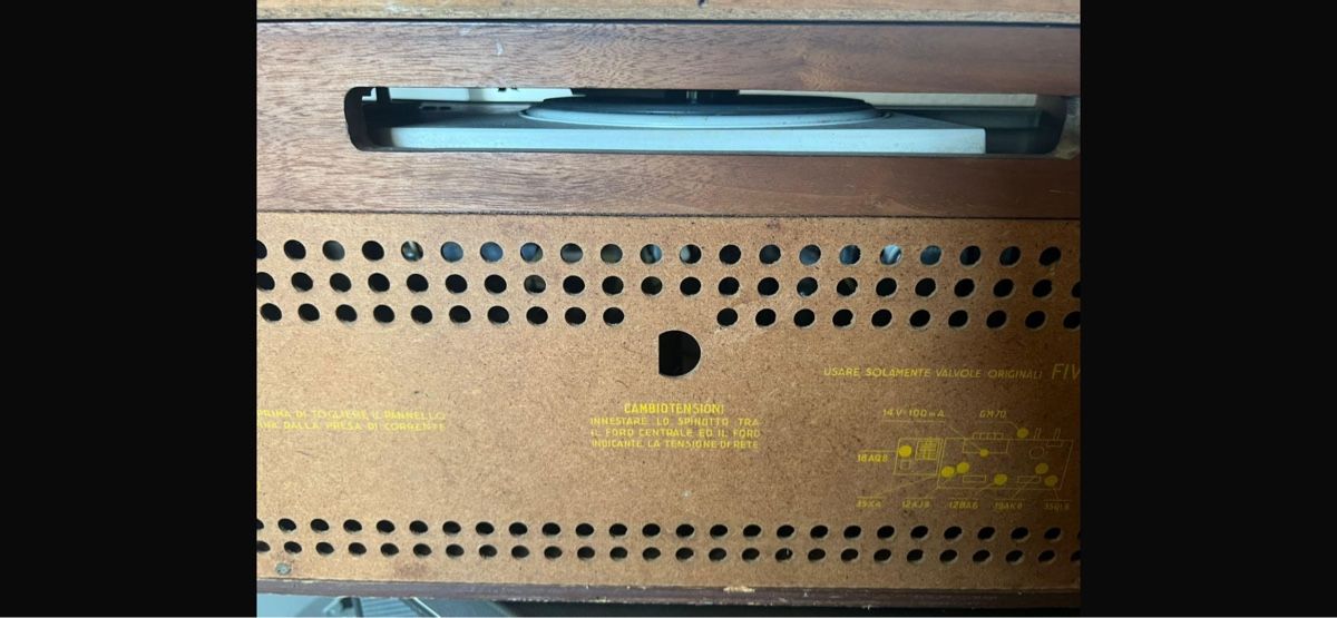 Radio: Radio mit Platspiele – Usato da Rüti ZH venduto da Bello70 3