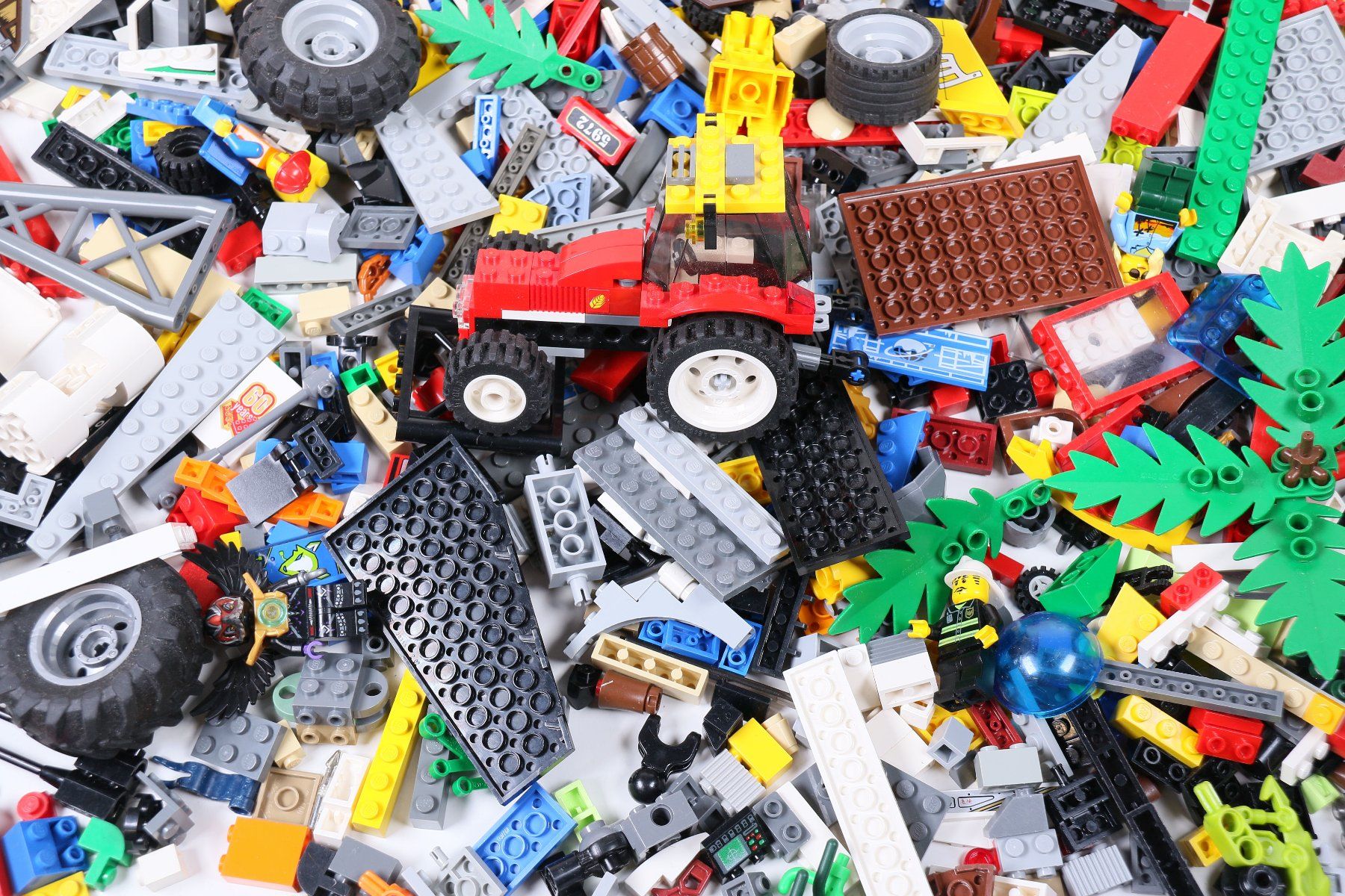 Lego Kit di costruzioni: 1.5 kg. Legoteile mit Minifiguren – Usato da Hettlingen venduto da Scholi99 1